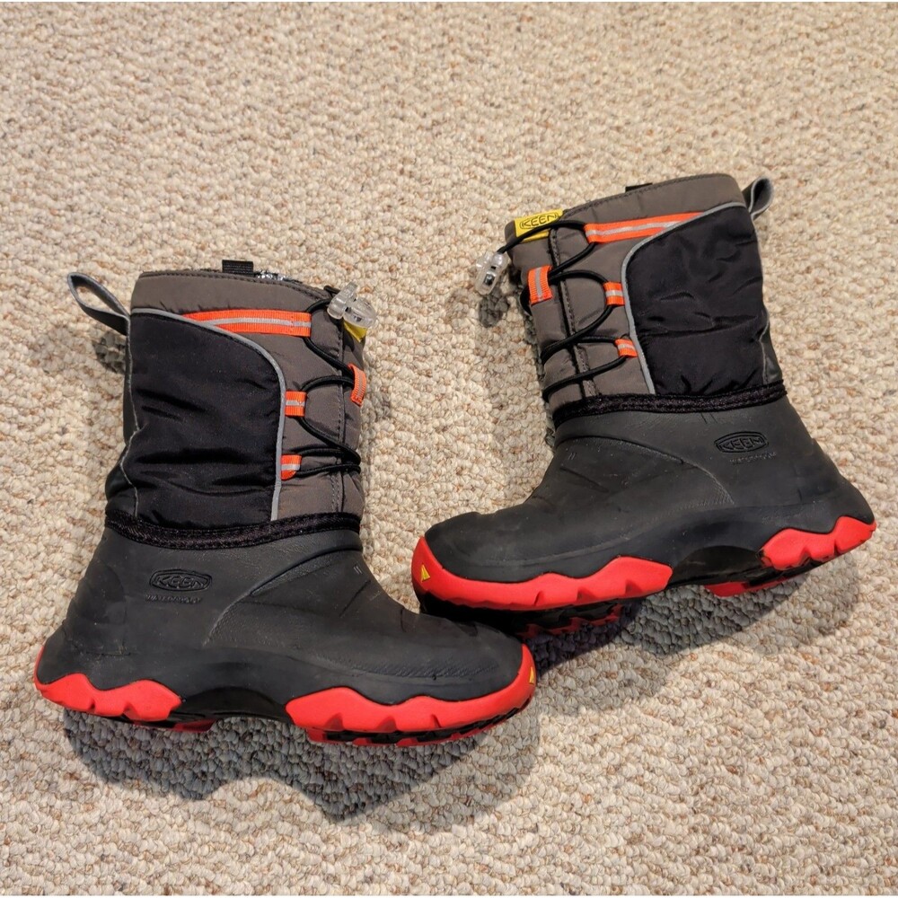Keen Kids Lumi Waterproof Snow Boots Youth US 1 Black Red Winter Outdoor